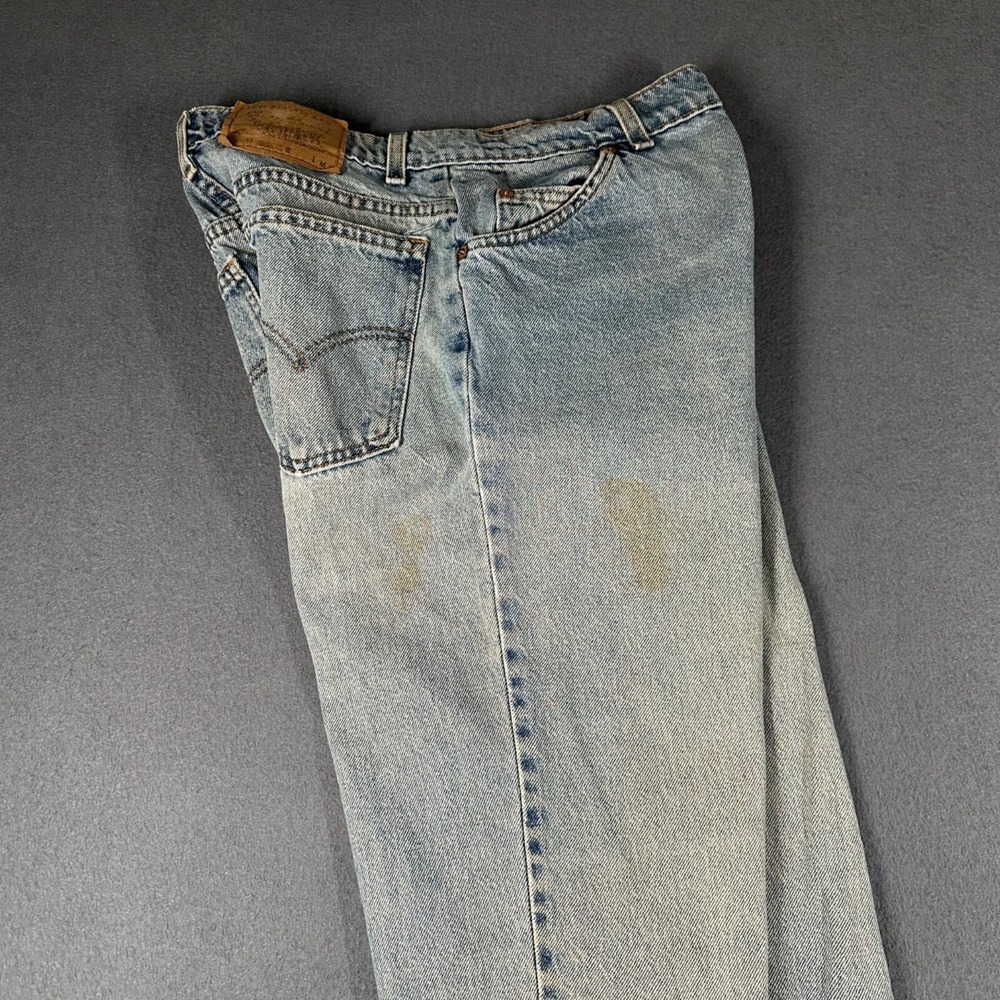 Vtg 90s Levis Jeans Womens 11 Jr Relaxed Fit Tapered Leg Light Wash Stained USA - Picture 8 of 14